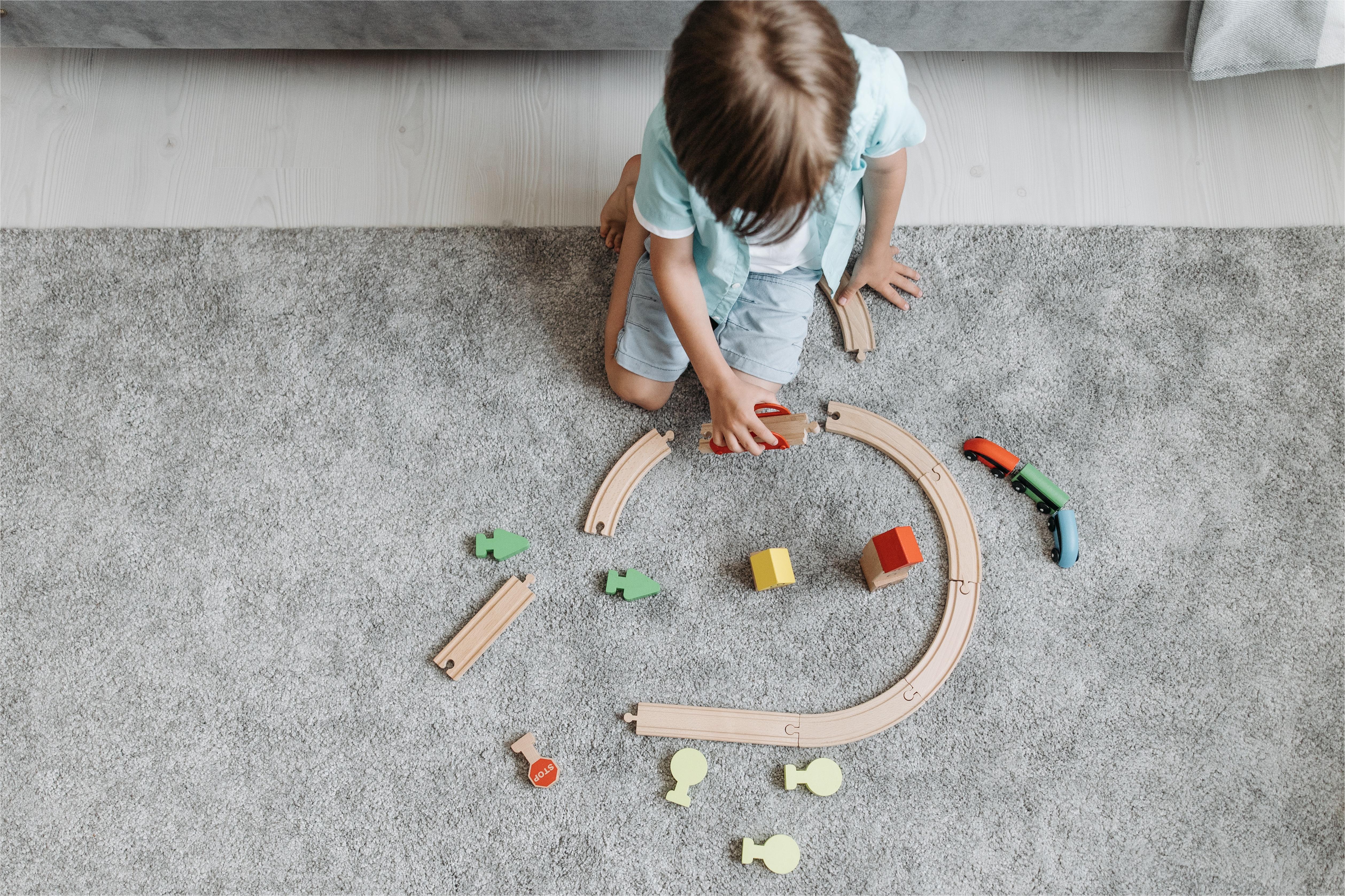 How To Choose Train Track Toys